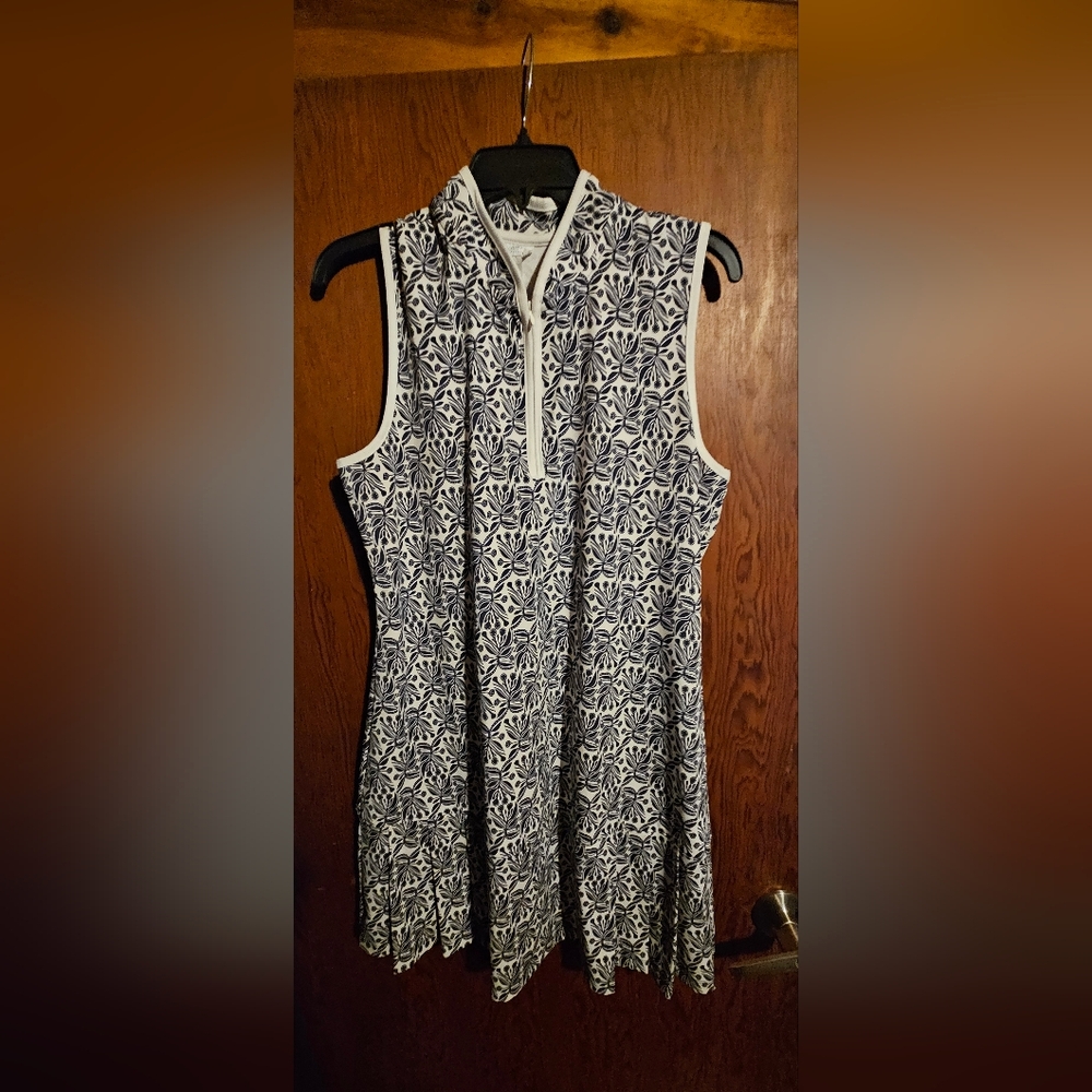 Sleeveless Navy and White Leaf Print Dress